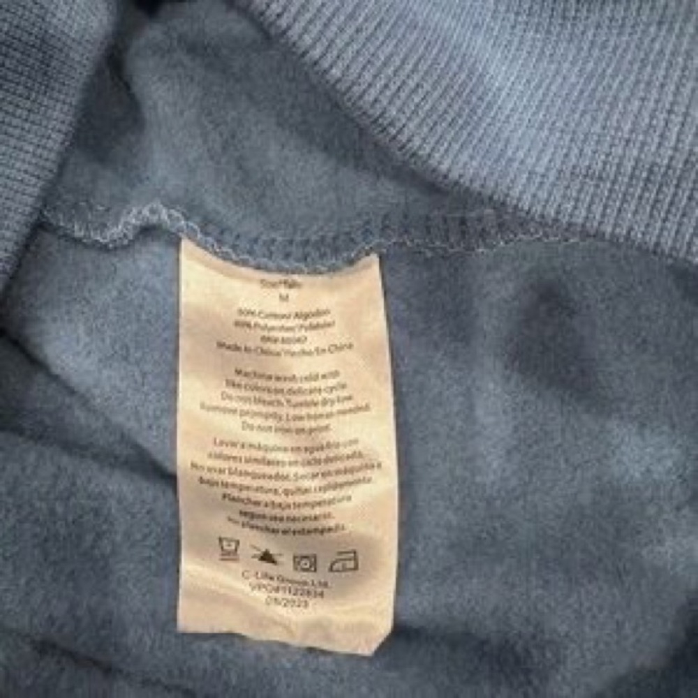 Yellowstone Dutton Ranch Blue Crewneck Sweatshirt - Picture 3 of 3
